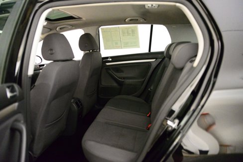 Used 2009 Volkswagen Rabbit S image 12