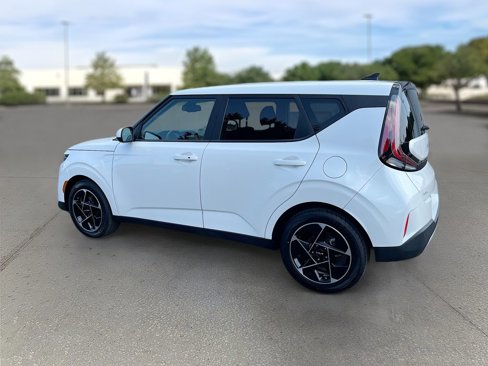 Certified 2023 Kia Soul EX image 3