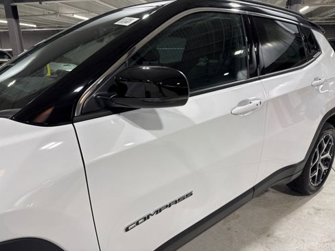 New 2025 Jeep Compass Limited w/ Sun and Sound Group image 4