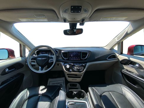 Used 2018 Chrysler Pacifica Limited image 22