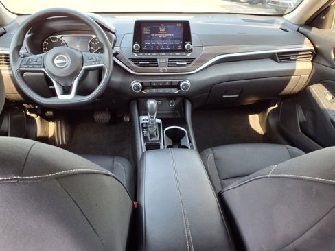 Used 2024 Nissan Altima 2.5 SV image 21