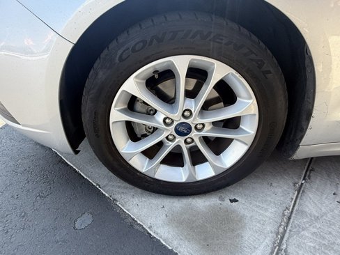 Used 2019 Ford Fusion SE image 9