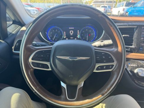 Used 2018 Chrysler Pacifica Limited w/ Advanced Safetytec Group image 11