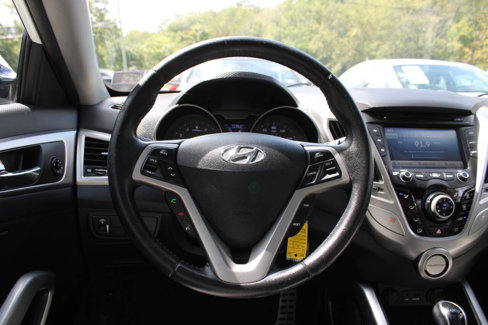 Used 2013 Hyundai Veloster w/ Style Pkg image 33