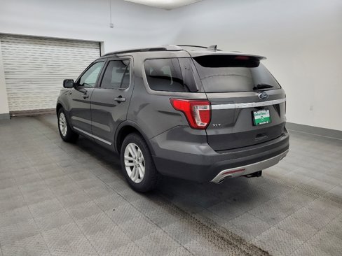 Used 2017 Ford Explorer XLT w/ Equipment Group 201A image 5