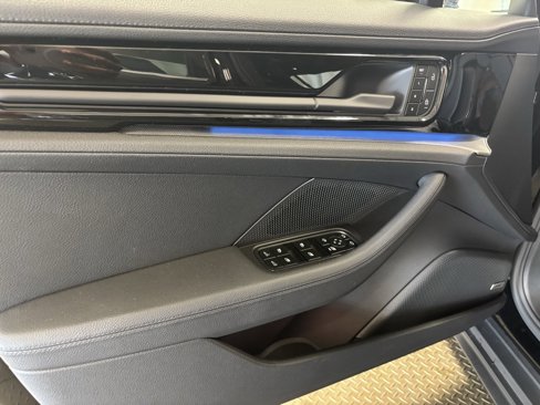 New 2025 Porsche Panamera 4 image 13
