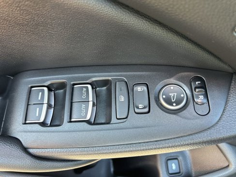 Used 2021 Honda Accord Touring image 16