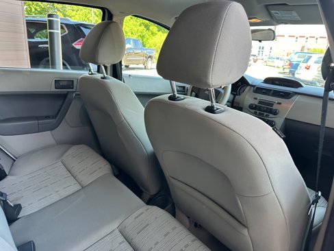 Used 2009 Ford Focus SE image 13