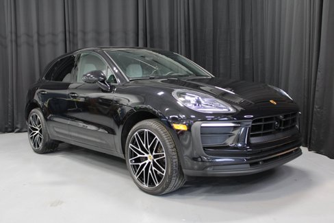 Certified 2025 Porsche Macan image 9