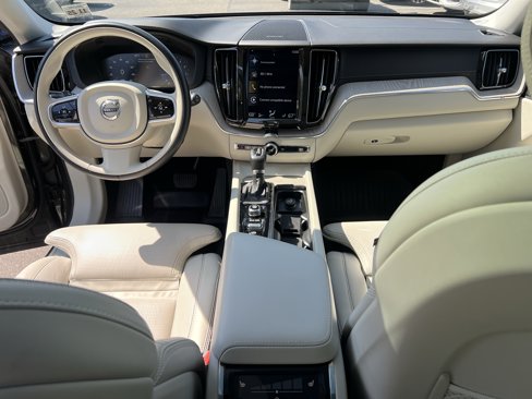 Used 2020 Volvo XC60 T5 Inscription w/ Protection Package image 13