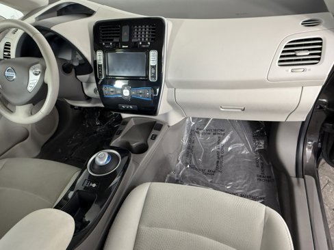Used 2016 Nissan Leaf SV image 12