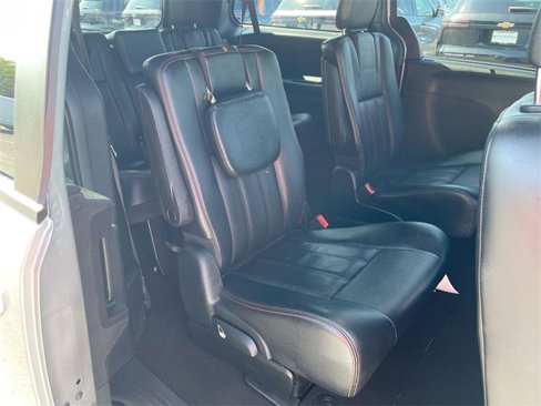 Used 2018 Dodge Grand Caravan GT image 24