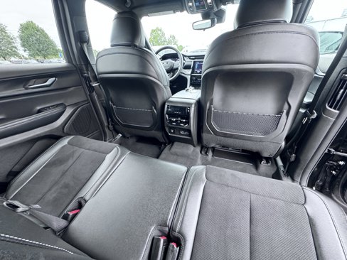 Certified 2024 Jeep Grand Cherokee L Laredo image 18
