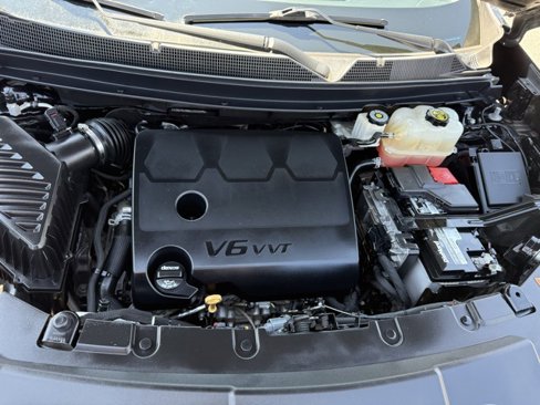 Used 2019 Chevrolet Traverse LT image 16
