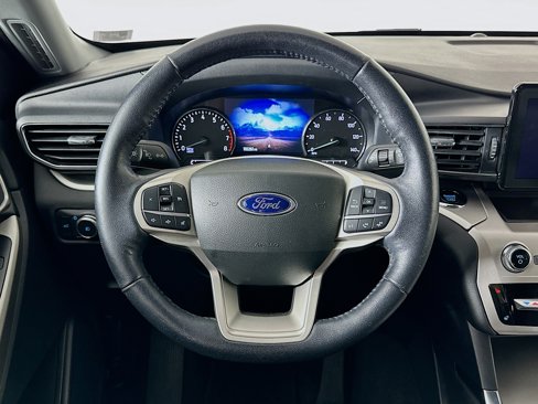 Used 2022 Ford Explorer XLT w/ Equipment Group 202A image 18