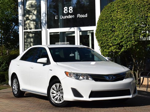 Used 2012 Toyota Camry LE image 2