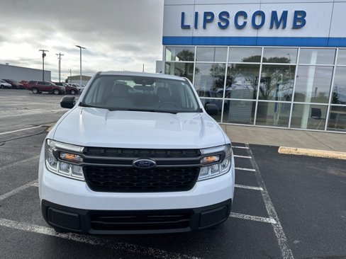Used 2022 Ford Maverick XLT image 2