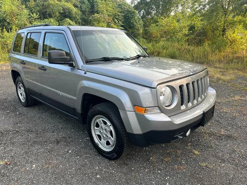 Used 2016 Jeep Patriot Sport image 3