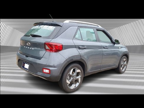 Used 2024 Hyundai Venue Limited image 6