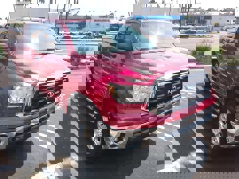 Used 2011 Toyota Tundra 4x4 CrewMax image 10