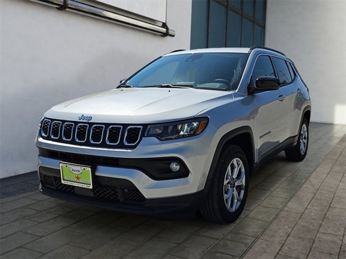 New 2025 Jeep Compass Latitude image 1