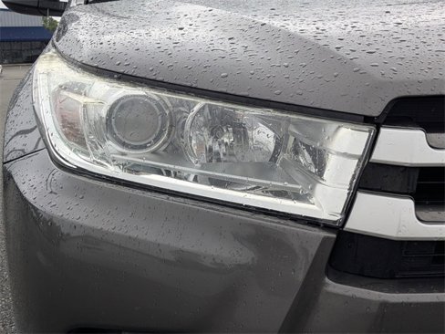 Used 2019 Toyota Highlander LE image 10