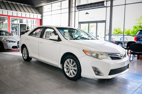 Used 2013 Toyota Camry image 3