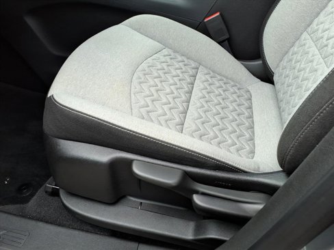 Used 2023 Chevrolet Equinox LS w/ Driver Confidence II Package image 8