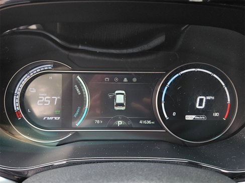 Used 2022 Kia Niro EX Premium w/ Cold Weather Package image 13
