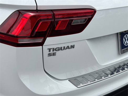 Certified 2019 Volkswagen Tiguan SE image 5