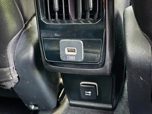 Used 2022 Jeep Compass Limited image 38