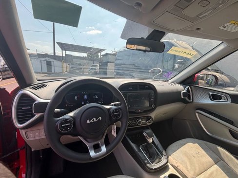 Used 2023 Kia Soul LX image 5