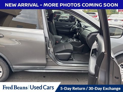 Used 2018 Nissan Rogue S image 9