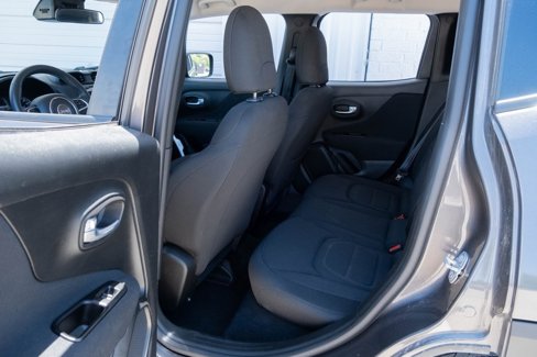 Used 2020 Jeep Renegade Latitude image 12