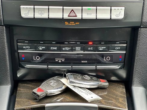 Used 2016 Mercedes-Benz E 350 4MATIC Sedan w/ Premium Package image 15