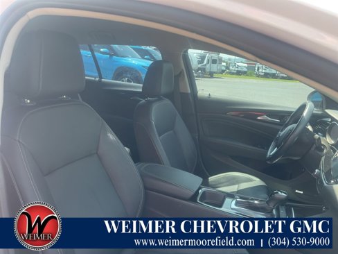 Used 2018 Buick Regal Essence w/ Driver Confidence Package #1 image 44