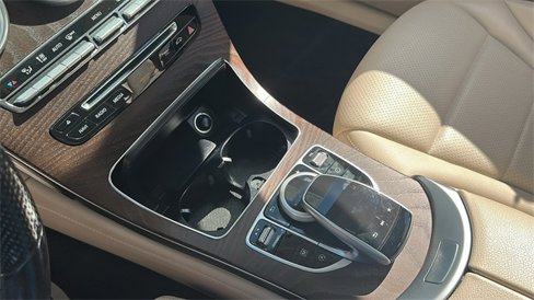 Used 2019 Mercedes-Benz GLC 300 4MATIC image 24