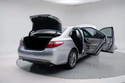 Used 2016 Toyota Camry SE image 34