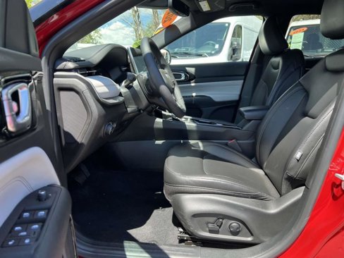 Used 2024 Jeep Compass Limited image 7