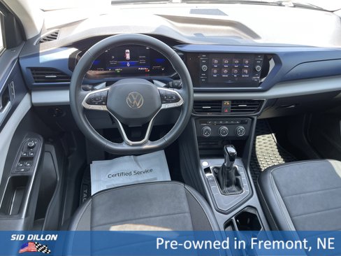 Used 2022 Volkswagen Taos SE image 2
