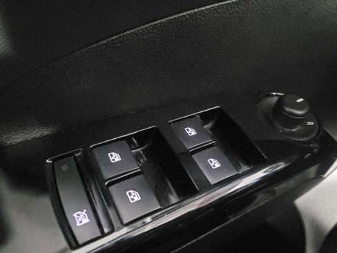 Used 2018 Chevrolet Sonic LT w/ Fun and Sun Package image 27