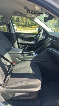 Used 2023 Jeep Grand Cherokee L Laredo w/ Luxury Tech Group I image 13