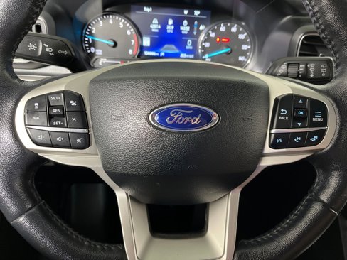 Used 2021 Ford Explorer XLT w/ Equipment Group 202A image 12