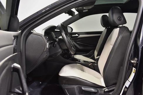 Used 2019 Volkswagen Jetta R-Line image 10