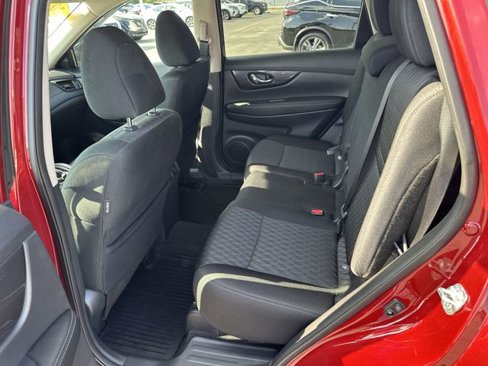 Used 2018 Nissan Rogue SV w/ Premium Package image 12