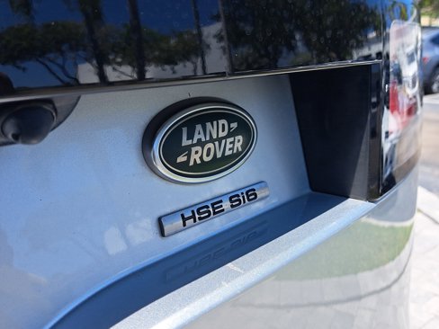 Used 2020 Land Rover Discovery HSE image 7