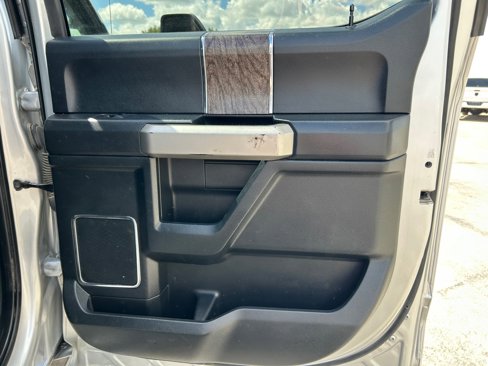 Used 2019 Ford F250 Lariat w/ Chrome Package image 14