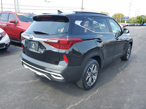 Used 2021 Kia Seltos EX image 3