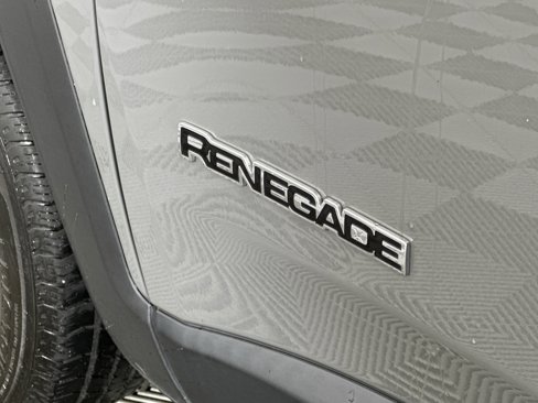 Used 2021 Jeep Renegade Sport image 18