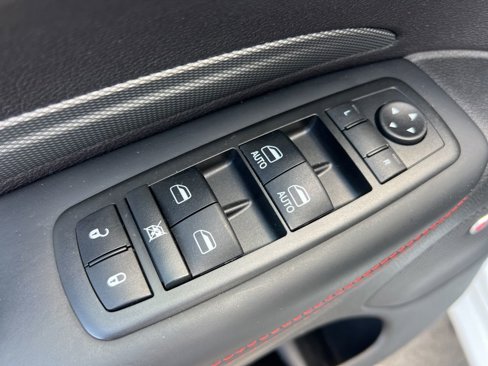 Certified 2018 Dodge Durango R/T w/ Technology Group image 10